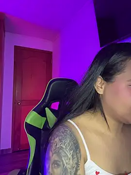 leila 22 online show from October 23, 7:14 am