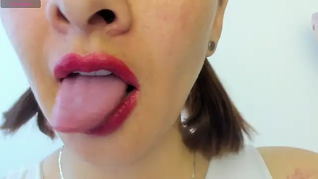 queen fetish online show from April 14, 3:01 pm