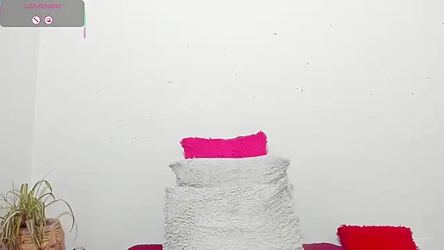 hazel 34 online show from March 28, 8:47 am