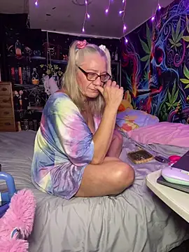 TrenaAnne online show from May 21, 2:48 pm