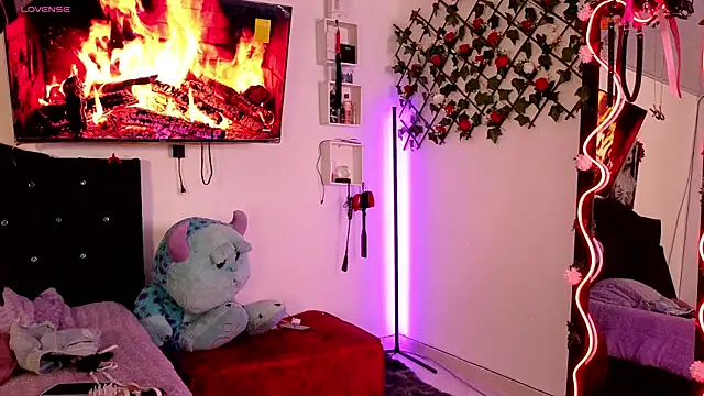 Alaia Asuka online show from September 27, 12:51 am