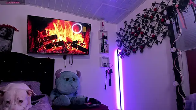 Alaia Asuka online show from September 24, 12:42 am