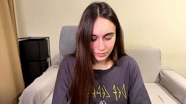 AliceKolltt online show from March 24, 10:15 pm