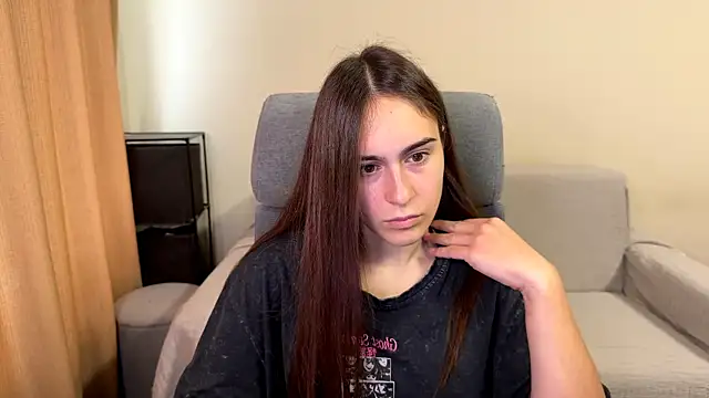 Snapshot of AliceKolltt chatting on October 9, 10:19 am AliceKolltt online show from October 9, 10:19 am