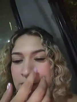 Sara smiiith211 online show from August 1, 12:34 am