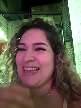 Sara smiiith211 online show from June 16, 1:17 am