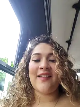 Sara smiiith211 online show from November 3, 10:14 pm