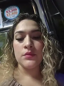 Sara smiiith211 online show from July 31, 12:33 am