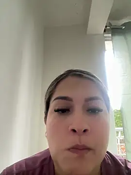 Sara smiiith211 online show from July 9, 10:22 pm