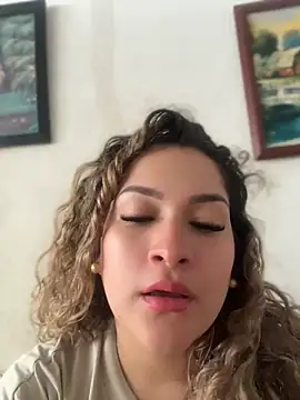 Sara smiiith211 online show from June 21, 9:30 pm