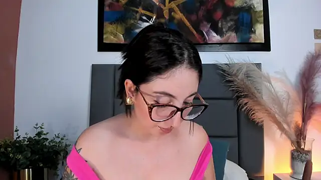 Emilywatsonn online show from May 16, 1:52 am