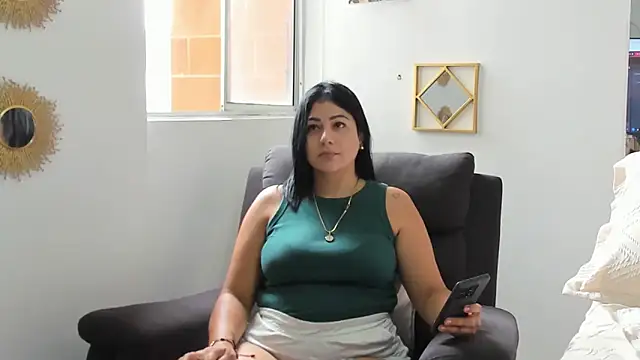 EmilyPeytonn online show from April 8, 2:52 pm