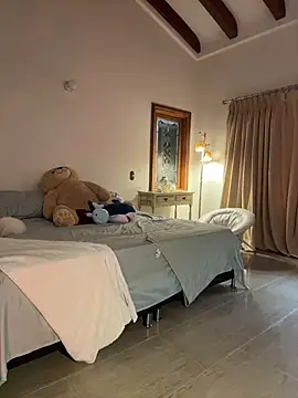 Amelia Rouse online show from February 23, 9:25 pm