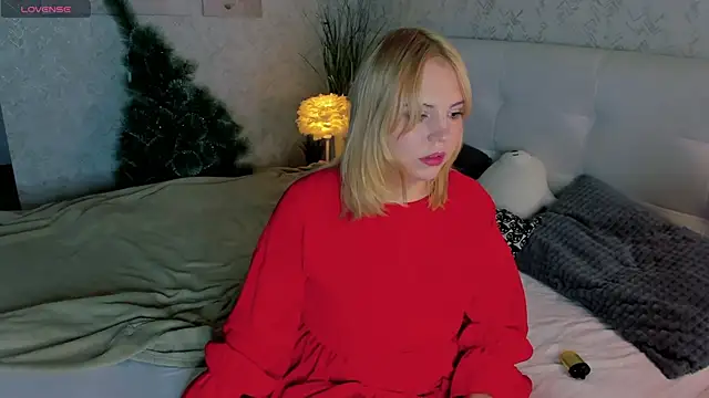 Stacy Luv online show from December 16, 9:15 am