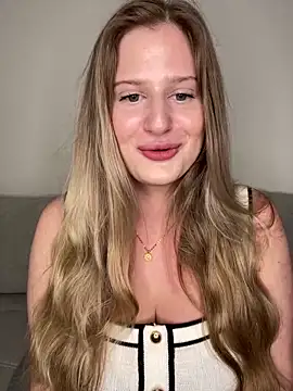 Busty-Ellie online show from April 1, 4:04 pm