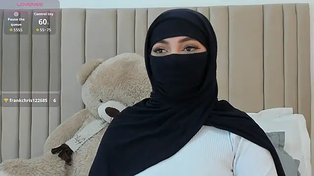 izadii online show from January 5, 6:44 pm