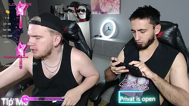 Snapshot of mikienn chatting on October 18, 11:02 am mikienn online show from October 18, 11:02 am