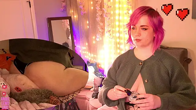 Angel-Lewd-Cake online show from January 10, 7:35 am