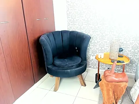 mabelsaravia online show from February 13, 6:31 pm