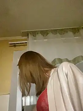 LauraDavis online show from May 31, 8:43 pm