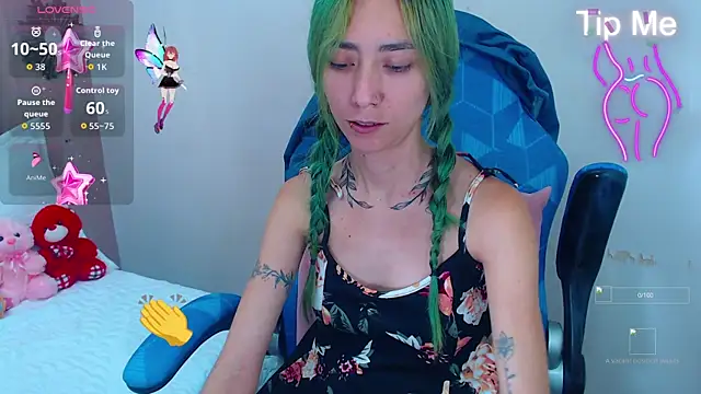 Snapshot of Erika_Stevens chatting on October 14, 11:51 pm Erika Stevens online show from October 14, 11:51 pm