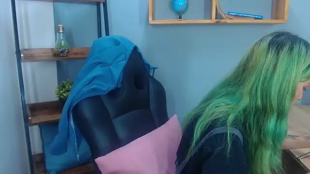 Erika Stevens online show from November 15, 1:28 am