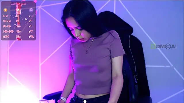 Snapshot of lilylouisee chatting on October 12, 12:40 pm lilylouisee online show from October 12, 12:40 pm