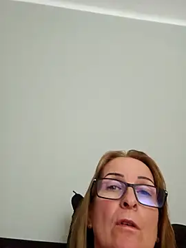 Snapshot of Steffi45 chatting on October 6, 1:06 pm Steffi45 online show from October 6, 1:06 pm