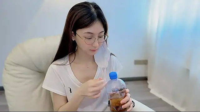 SHUIshui  online show from May 27, 9:17 am