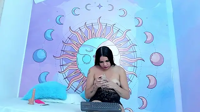 luna hoott online show from June 13, 7:33 pm