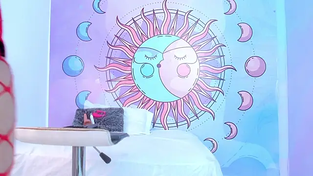 luna hoott online show from July 15, 2:22 pm