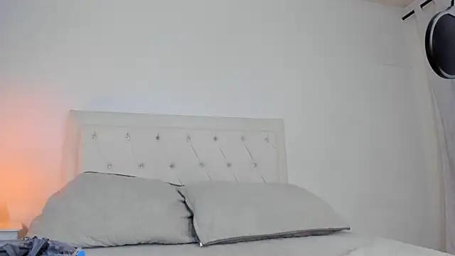 MELISSA ALVAREZ online show from September 28, 9:36 am