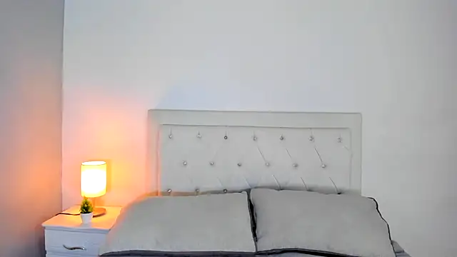 MELISSA ALVAREZ online show from September 23, 9:40 am