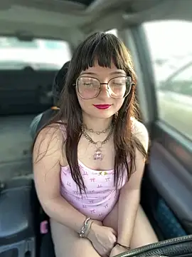 urpuppymoon online show from March 7, 9:00 pm