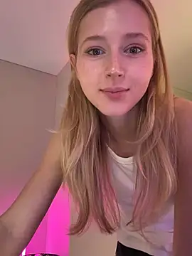 LunaRase online show from May 24, 3:44 pm
