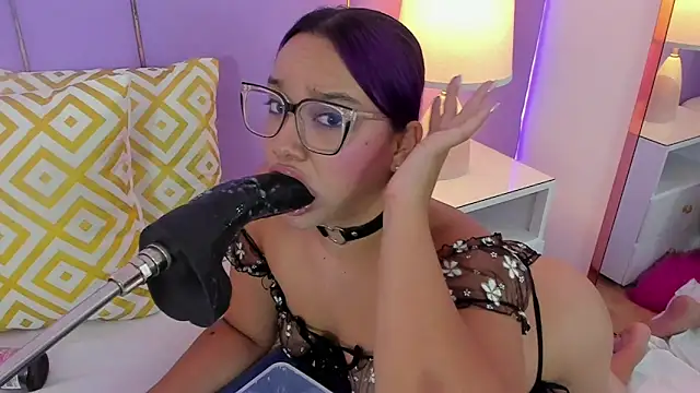 SophyRuiz  online show from February 4, 12:41 pm