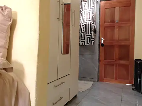 SALTRYHIPS29x online show from October 31, 1:48 pm