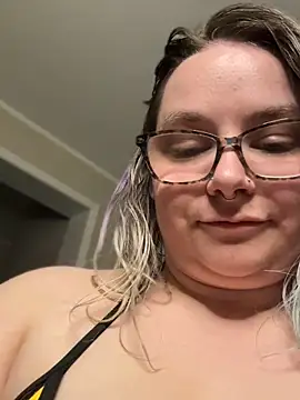 kitten0760 online show from May 10, 2:13 am