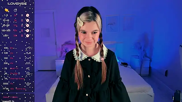 Snapshot of Lil_Amelie chatting on September 14, 2:48 pm Lil Amelie online show from September 14, 2:48 pm