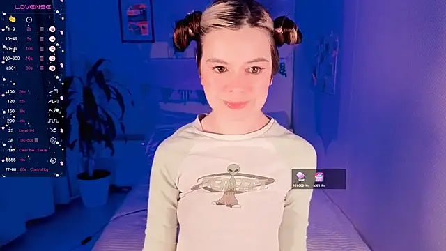Snapshot of Lil_Amelie chatting on September 28, 2:55 pm Lil Amelie online show from September 28, 2:55 pm