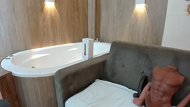 Lizzie Williams  online show from March 14, 3:29 am