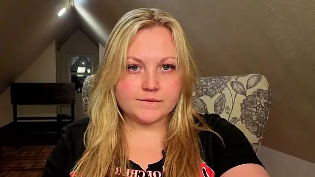 PhatAssBlond online show from May 7, 2:49 am
