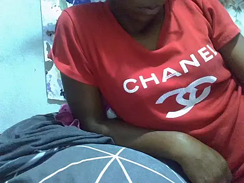 ElianeHot online show from April 3, 7:01 pm