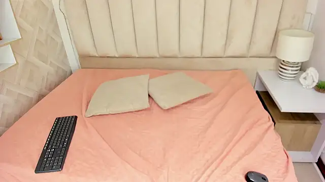 Anniie Queen online show from December 23, 3:10 am