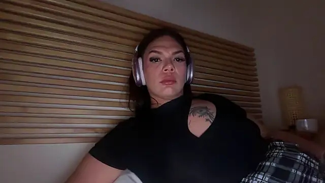 Its MadameGaby online show from July 8, 8:55 pm