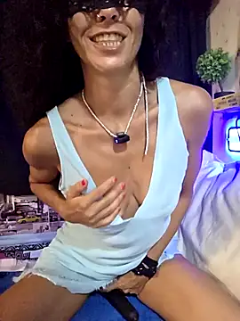 EmySkinny85 online show from July 10, 8:20 pm