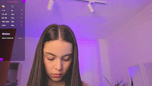 Aleejaa   online show from April 20, 11:24 am