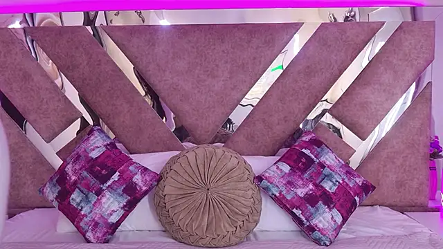 MarianaGarciaa   online show from June 1, 6:53 pm
