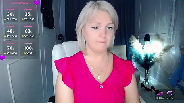 Juarnea online show from October 30, 11:11 am