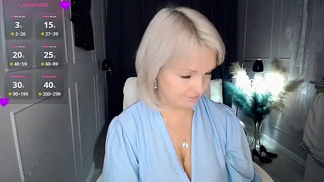 Juarnea online show from November 7, 12:00 pm